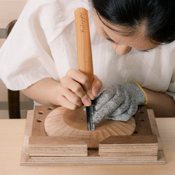 原木哲學木工雕刻體驗圓形木餐盤-39 Project No.3 圓形木餐盤雕刻體驗禮盒 (內含線上影片教學)